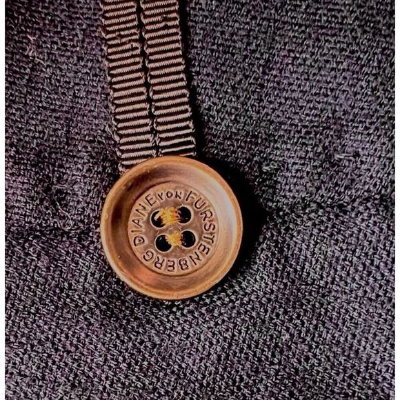 Diane Von Furstenberg Cuffed Mid Rise Pleated Navy Wool Shorts sz 4‎ Modern - Picture 3 of 12